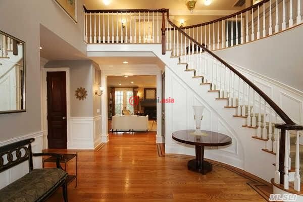 美国纽约州罗斯林高地5卧5卫的房产USD 2,18